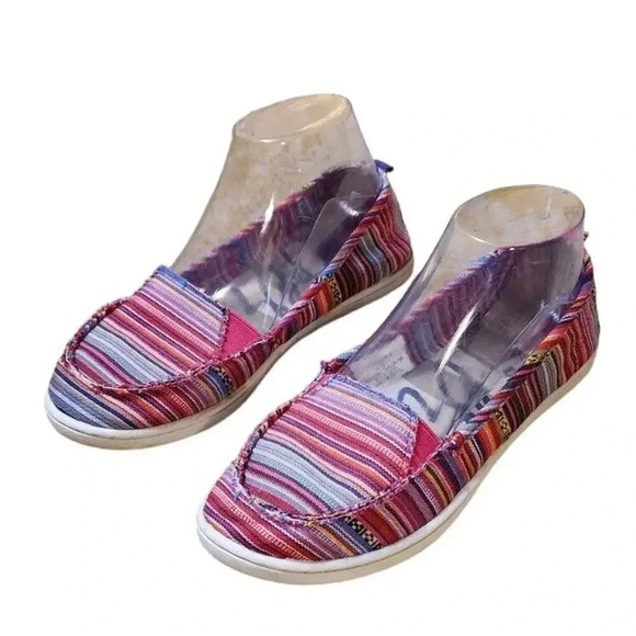 Aeropostale Pink Rainbow Striped Flat Canvas Shoes Size 7 - Picture 1 of 6